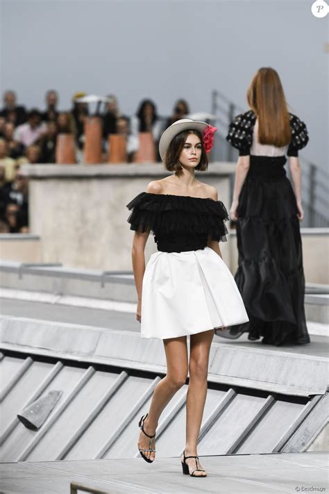 défilé de mode chanel 2020|Défilé Chanel printemps.